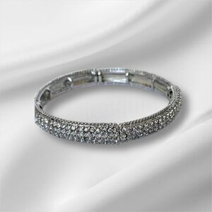 Chicos Jayne Pave silvery stretch glass crystals Bangle Bracelet
